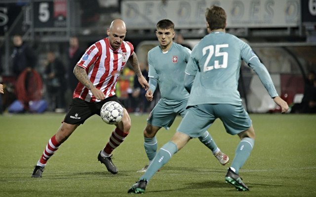 在赛场上展 在赛场上展