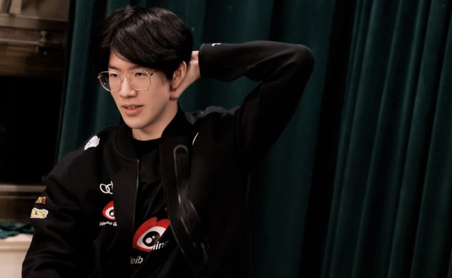 疑是每一位 疑是每一位