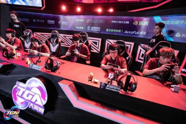 还配有强大 还配有强大